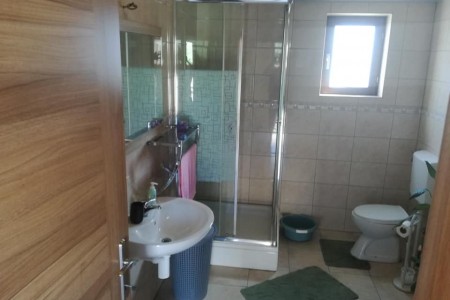 Sveti Filip i Jakov - kuća s 3 apartmana, garažom i podrumom, 220 m2