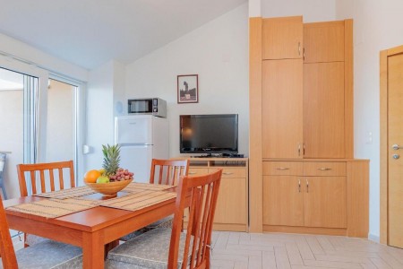 Nin - jednosoban stan na drugom katu s pogledom na more, 54 m2