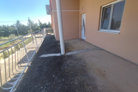 Sveti Filip i Jakov , renovirana kuća u mirnom dijelu, 220 m2