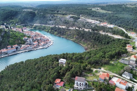 Novigrad -građevinsko zemljište u blizini mora, 898 m2