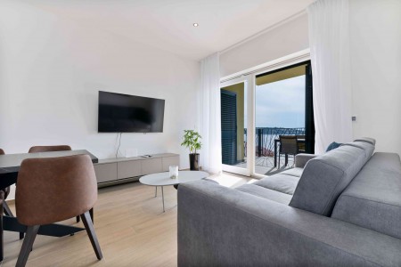 Sevid - novi dvosobni apartman na 2. katu s krovnom terasom, 81 m2
