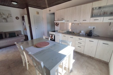 Karlobag, Ribarica - dvosoban apartman s pogledom na more, 82 m2