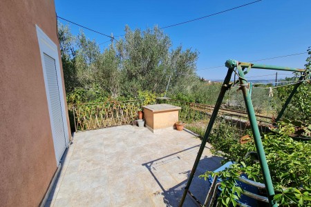 Pašman, Ždrelac - kuća 130 m2, 300 m od mora