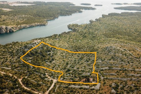 Šibenik, Martinska, tri objekta na zemljištu od 37.034 m2