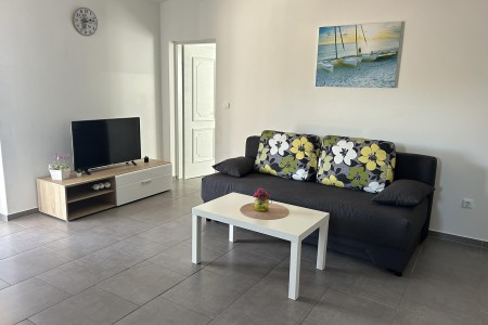 Rogoznica- centar – kuća sa 7 apartmana i pogledom na more, 330,49 m2