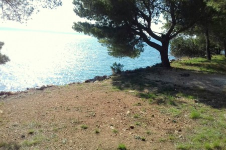 Starigrad Paklenica - building plot 1st row from the sea, 1000 m2