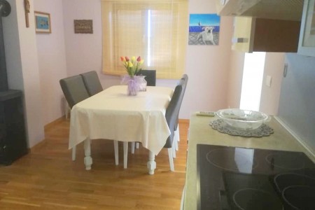 Sveti Filip i Jakov - kuća s 3 apartmana, garažom i podrumom, 220 m2