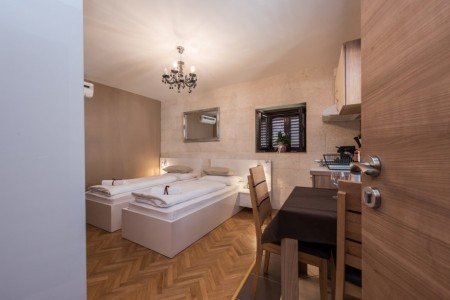 Hotel u centru Zadra s pogledom na Sv. Donat, 182 m2 