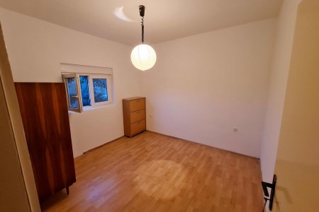 Pašman, Ždrelac - kuća 130 m2, 300 m od mora