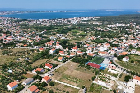 Vrsi, centar - građevinsko zemlji&scaron;te pravilnog oblika, 500 m2