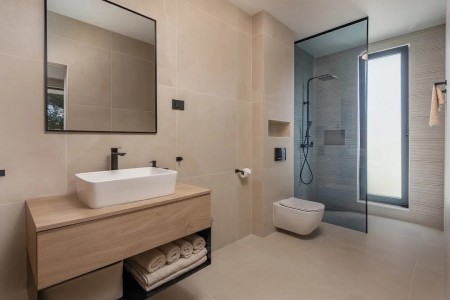 Sukošan - nova kuća za odmor 300 m od mora, 140 m2