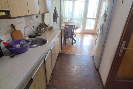 Zadar, Bulevar - dvosoban stan u zgradi s liftom i novom fasadom, 60 m2