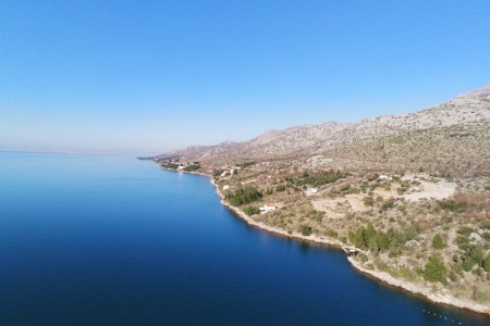 Starigrad - građevinsko zemljište prvi red do mora, 11411 m2