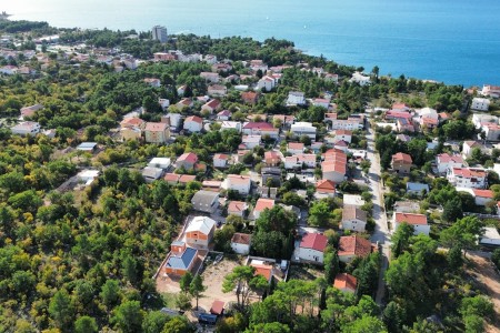 Starigrad - građevinsko zemlji&scaron;te pravilnog oblika, 450 m od plaže, 400 m2