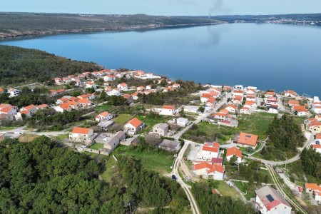 Novigrad -građevinsko zemljište u blizini mora, 898 m2