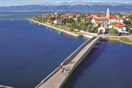 Nin, centar - kuća pored ostataka rimskog hrama, 220 m2