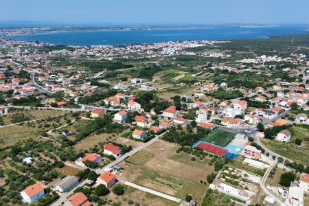 Vrsi, centar - građevinsko zemlji&scaron;te pravilnog oblika, 500 m2