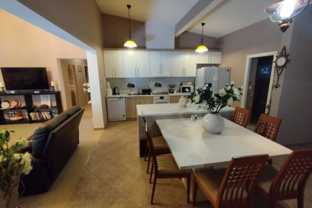 Suhovare - kuća za odmor s bazenom i pomoćnim objektima