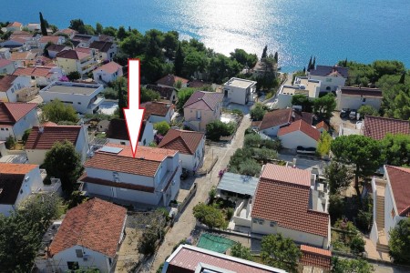 Rogoznica- centar – kuća sa 7 apartmana i pogledom na more, 330,49 m2