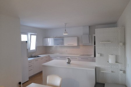 Bibinje - trosoban stan s pogledom na more, 148 m2