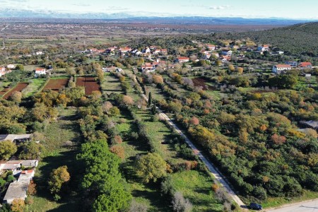 Sukošan, Debeljak – građevinsko zemljište na mirnoj lokaciji, 597 m2