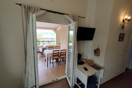 Pirovac - samostojeća kuća s dva stana, 169 m2