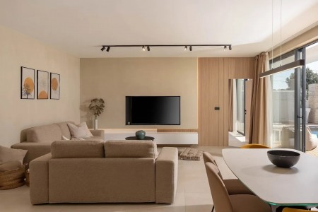 Sukošan - nova kuća za odmor 300 m od mora, 140 m2