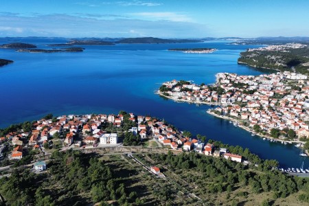 Žaborić - zemlji&scaron;te s panoramskim pogledom na more, 6398 m2
