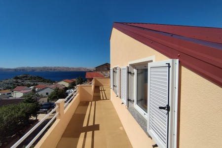 Karlobag, Ribarica - dvosoban apartman s pogledom na more, 82 m2