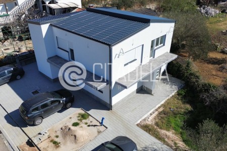 Posedarje - novi apartman A2 s vrtom u blizini mora, 43 m2