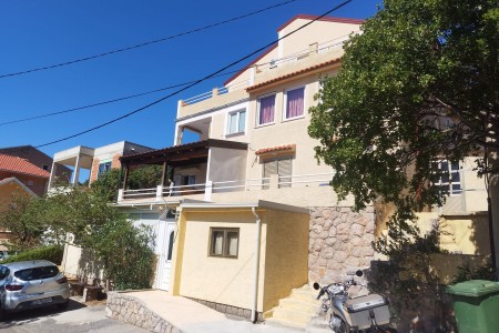 Karlobag, Ribarica - dvosoban apartman s pogledom na more, 82 m2