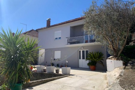 Ugljan, Kali - kuća 100 m od mora s pogledom, 202 m2