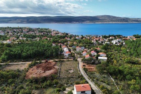 Starigrad, Seline - građevinsko zemljište uz asfalt i infrastrukturu, 608 m2
