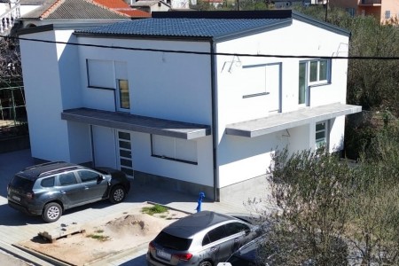 Posedarje - novi apartman A2 s vrtom u blizini mora, 43 m2