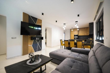 Sukošan, Punta - novi luksuzni apartman u prizemlju, 109 m2