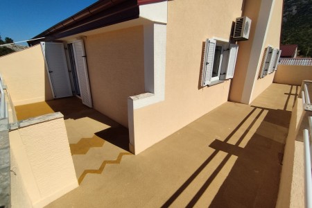 Karlobag, Ribarica - dvosoban apartman s pogledom na more, 82 m2