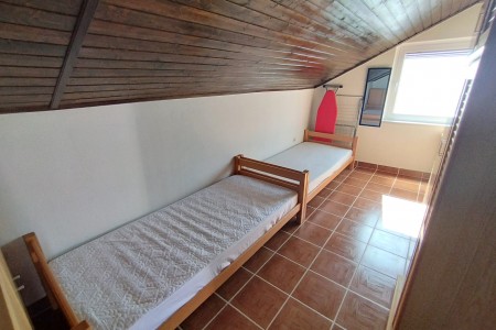 Karlobag, Ribarica - dvosoban apartman s pogledom na more, 82 m2