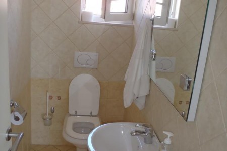 Zadar, Brodarica – dvosoban stan s velikom terasom, 95 m2