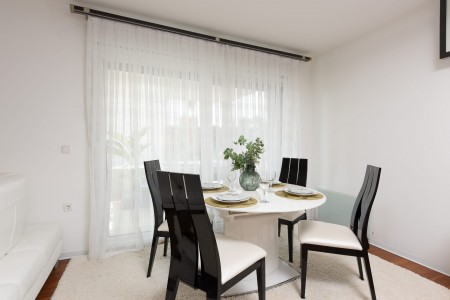 Zadar, Diklo - stan s privatnim ulazom i dvori&scaron;tem, 150m od mora