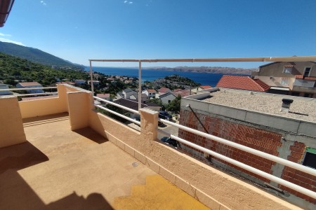 Karlobag, Ribarica - dvosoban apartman s pogledom na more, 82 m2