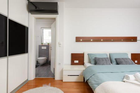 Zadar, Diklo - stan s privatnim ulazom i dvori&scaron;tem, 150m od mora