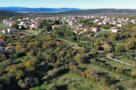 Sukošan, Debeljak – građevinsko zemljište na mirnoj lokaciji, 1132 m2