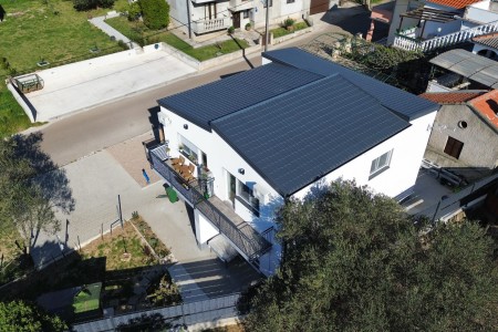 Posedarje - novi apartman A4 s vrtom u blizini mora, 34 m2