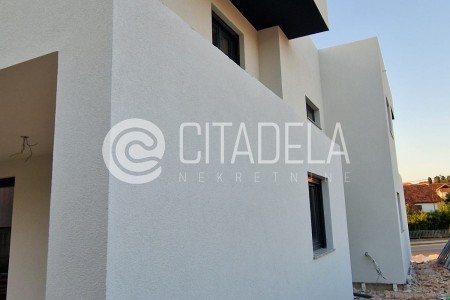 Zadar, Ploča – dvosoban stan, novogradnja, 76 m2