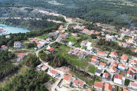Novigrad -građevinsko zemljište u blizini mora, 898 m2
