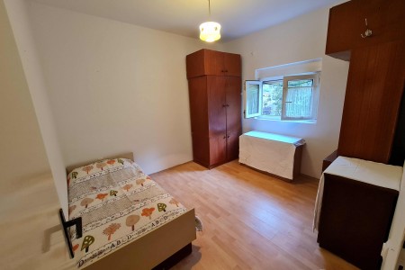 Pašman, Ždrelac - kuća 130 m2, 300 m od mora